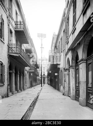 Exchange Alley und Eintritt in Royal Hotel, New Orleans, Louisiana, USA, Detroit Publishing Company, Anfang der 1900er Jahre Stockfoto