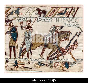 BAYEUX TAPISSERIE TOD Harold Rex Interfectus Est: 'König Harold wurde getötet'. Szene aus dem Wandteppich von Bayeux, die die Schlacht von Hastings und den Tod von König Harold darstellt, Bild von der Wandteppich von Bayeux, Szene 87. 14. Oktober 1066 Schlacht bei Hastings, East Sussex, England entscheidender normannischer Sieg die Schlacht von Hastings wurde am 14. Oktober 1066 zwischen der normannisch-französischen Armee von Wilhelm, dem Herzog der Normandie, und einer englischen Armee unter dem angelsächsischen König Harold Godwinson ausgetragen, der die normannische Eroberung Englands begann. Es fand etwa 7 Meilen (11 Kilometer) nordwestlich von Hastings statt. Stockfoto