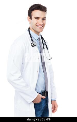 Junge männliche Arzt mit Stethoskop Stockfoto