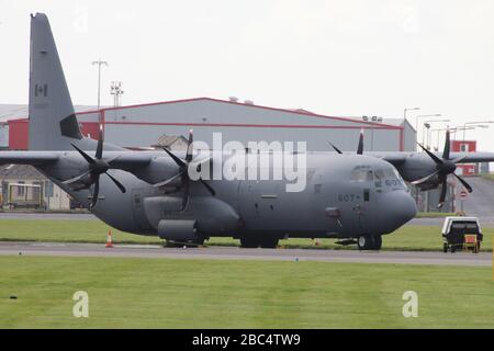 130607, eine Lockheed Martin CC-130J Hercules, die von der kanadischen Luftwaffe betrieben wird, auf dem Prestwick International Airport in Ayrshire. Stockfoto