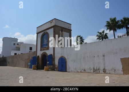 Außenansicht des traditionellen Restaurants Sqala in der historischen Medina von Casablanca, Marokko Stockfoto