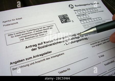 München, Deutschland. April 2020. Thema: Antrag auf Kurzarbeit (KUG). Symbolfoto.Form, Kurzarbeitergeld. Anwendung, Antragsformular. Weltweite Nutzung Credit: Dpa / Alamy Live News Stockfoto