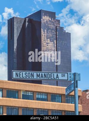 Pretoria, Südafrika, 15. März bis 2020: Reservebankgebäude mit Glasfassade im Stadtzentrum. Stockfoto