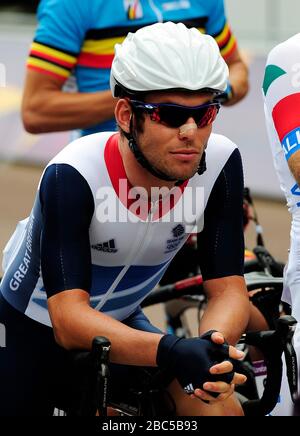 Großbritanniens Mark Cavendish an der Startlinie vor dem Straßenrennen der Männer Stockfoto