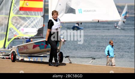 Griechenlands Laserradialseglerin Anna Agrafioti nach der heutigen Übungssitzung in Weymouth. Der olympische Wettkampf beginnt morgen. Stockfoto