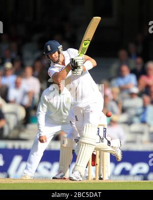 Englands Kevin Pietersen schlägt aus Stockfoto