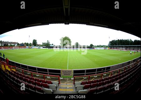 Blick auf das Cherry Red Records Stadium, Heimstadion des AFC Wimbledon Stockfoto