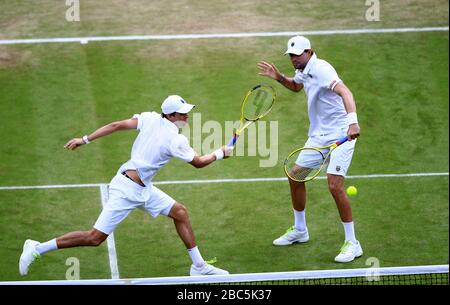 US-Bob und Mike Bryan in ihrem Doppelspiel gegen die Landsleute Scott Lipsky und Rajeev RAM im Einsatz Stockfoto