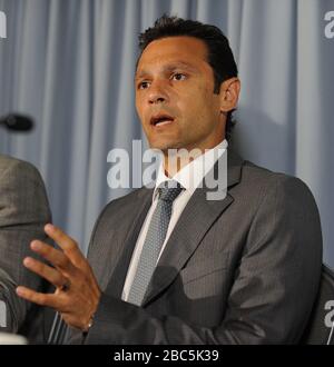 Mark Ramprakash kündigt seinen Rücktritt vom First-Class-Cricket an. Stockfoto