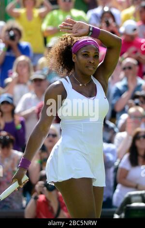 Die US-Amerikanerin Serena Williams feiert nach ihrem Spiel gegen die Chinesin Jie Zheng Stockfoto