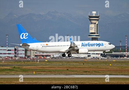 EC-LYR Air Europa Boeing 737 Next Generation / Max - MSN 36595 fotografiert am Flughafen Malpensa, Mailand, Italien Stockfoto