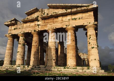 Capaccio, Italien - 26. April 20014: Der Tempel des Neptun oder Poseidon Stockfoto