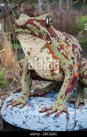 Fred the Frog Lego Brick Collection im Wetland Center, Queen Elizabeth's Walk, Barnes, Richmond, London, SW13 9WT Stockfoto