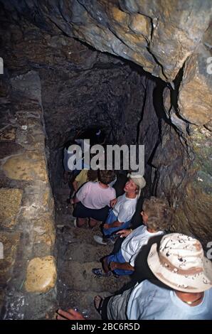 Hiskias Tunnel oder der Siloam-Tunnel ist ein Tunnel, der vor 701 v. Chr. während der Herrschaft Hiskias unter der Stadt David in Jerusalem gegraben wurde Stockfoto