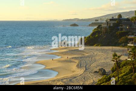 Corona del Mar in der Nähe von Los Angeles california, schöner Blick auf den Strand und das Ufer Stockfoto