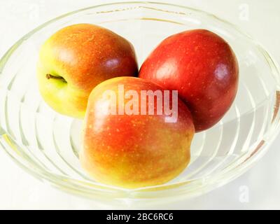 Drei braeburn Äpfel Stockfoto