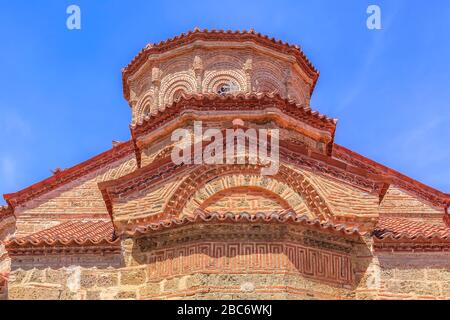 Teilblick auf die Kirche im Kloster Great Meteoron in Kalambaka, Trikkala, Griechenland Stockfoto
