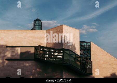 LUXEMBURG/JULI 2019: Museum für moderne Kunst in Kirchberg Stockfoto