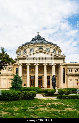 Rumänisches Athenäum oder Ateneul Roman, im Zentrum der rumänischen Hauptstadt Bukarest Stockfoto