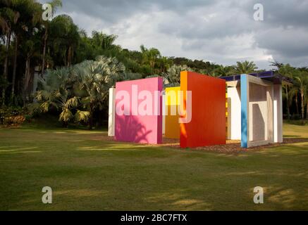 Inhotim das Institut für zeitgenössische Kunst und Botanische Gärten im Bundesstaat Minas Gerais, Brasilien Stockfoto