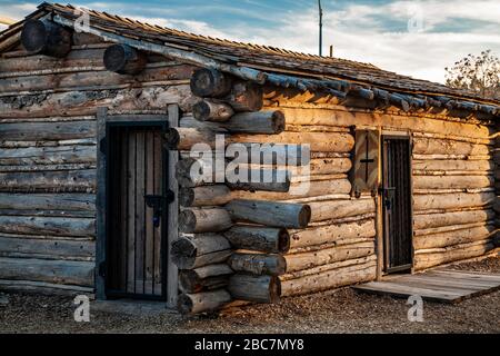 Log-Kabine Replica, ca. 1870er Jahre (gespendet von Regisseur Ron Howard nach den Dreharbeiten zu "The Missing", 2003), Silver City, New Mexico USA Stockfoto