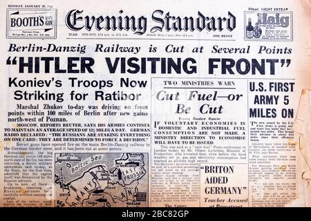 "Hitler Visiting Front" Evening Standard Zeitung Headline am 29. Januar 1945 in London England UK Stockfoto