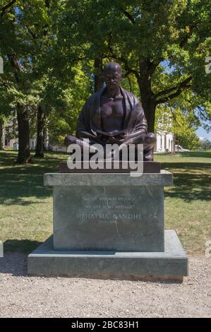 Statue von Mahatma Gandhi im Ariana Park, Genf, Schweiz. Stockfoto