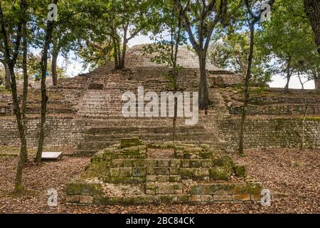 Estructura 17, Pyramide, Maya-Ruinen auf der archäologischen Stätte Tenam Puente, in der Nähe von Comitan de Dominguez, Chiapas, Mexiko Stockfoto