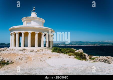 Leuchtturm von St. Theodor in Argostoli gegen klare Blu Sky. Insel Kefalonia. Griechenland. Stockfoto