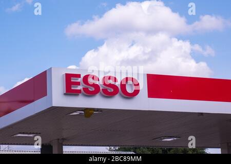 Esso Service/Tankstelle Logo- Handelsname für ExxonMobil - London Stockfoto