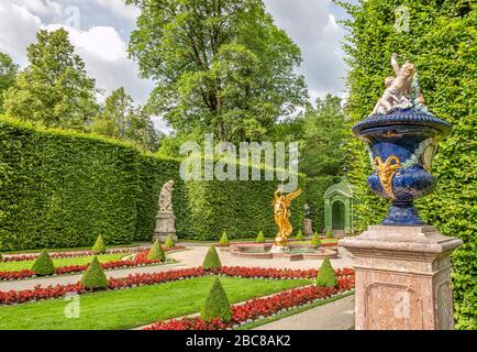 West Parterre Garden im Park von Schloss Linderhof, Ettal, Bayern, Deutschland Stockfoto