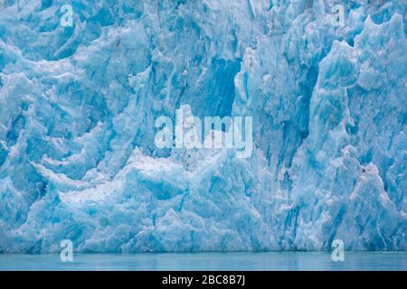 Smeerenburgbreen, kalbenden Gletscher in der Nähe von Reuschhalvøya in Albert ich Lande mündet in Bjørnfjorden, inneren Teil des Smeerenburgfjorden, Svalbard, Norwegen Stockfoto