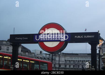 U-Bahn-Schild Londons Stockfoto