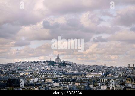 Paris, Montmartre, Stadtbild, Hauptstadt, Frankreich, Große Stadt, Häuser, Gebäude, Einwohner, Wolken, Panorama Stockfoto