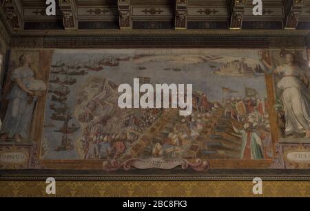 Palast des Großmeisters, 16. Bis 18. Jahrhundert. Residenz des Großmeisters des Orden des Heiligen Johannes. Fresko des Obersten Rates von Matteo Perez de Aleccio (1547-1628) mit der Darstellung der großen Belagerung Maltas durch das Osmanische Reich im Jahre 1565. Nehmen Sie das Fort von Saint Elmo (23. Juni 1565). Valletta. Malta. Stockfoto