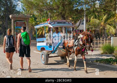 Asien, Indonesien, West Nusa Tenggara, Gili Air, Cidomo (Pferdekutsche) in der Nähe des Sejuk Cottages Resort Stockfoto