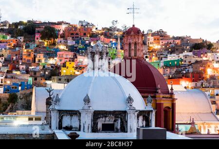 Mexiko, Guanajuato State, Guanajuato, Blick auf die bunte Stadt Stockfoto