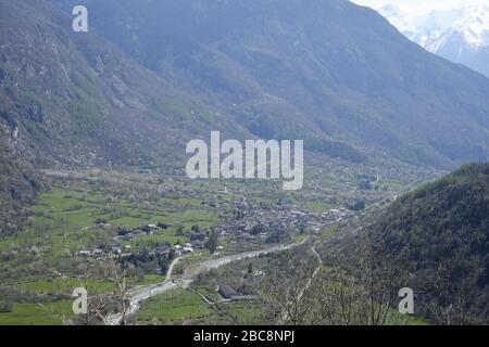 Pfad in der Natur im val di susa Stockfoto