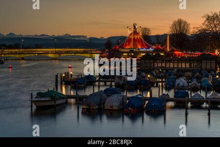 Weihnachtszirkus Conelli vor Sonnenuntergang Stockfoto