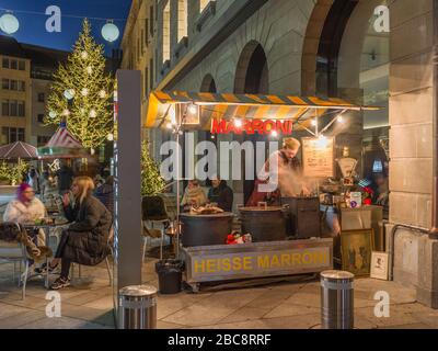 Heisse Marroni an der Bahnhofstraße in Zürich Stockfoto