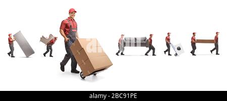Männliche Arbeiter, die Möbel und Kisten auf einem Handwagen tragen, isoliert auf weißem Hintergrund Stockfoto