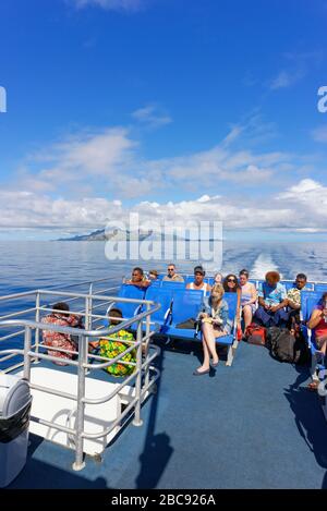 Passagiere, die auf dem Yasawa Flyer, der Yasawa-Inselgruppe, Fiji, den südpazifischen Inseln und dem Pazifik reisen Stockfoto