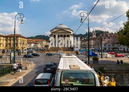 Erhöhte Ansicht der katholischen Pfarrkirche Gran Madre Di Dio von der Piazza Vittorio Veneto, Turin, Piemont, Italien, Europa Stockfoto