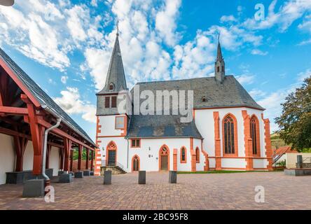Weindorf Monzingen, Pfarrkirche St. Martin, Landkreis Bad Kreuznach an der mittleren Nehe Stockfoto