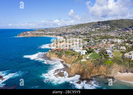 Luftaufnahmen von Two Rock Point in Laguna Beach, Orange County, Kalifornien Stockfoto