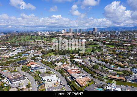 Blick auf die Skyline von Newport Beach Center Stockfoto