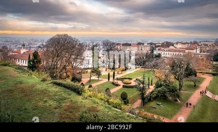 Blick auf den Stadtteil Saint Just in Lyon im Herbst gehört Lyon seit 1998 zum UNESCO-Weltkulturerbe Stockfoto