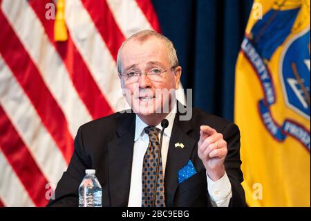 Trenton, USA, 03. April 2020. 3. April 2020 - Trenton, NJ, Vereinigte Staaten: Gouverneur von New Jersey Phil Murphy (D) spricht bei einer Pressekonferenz von Coronavirus. (Foto von Michael Brochstein/Sipa USA) Credit: SIPA USA/Alamy Live News Stockfoto