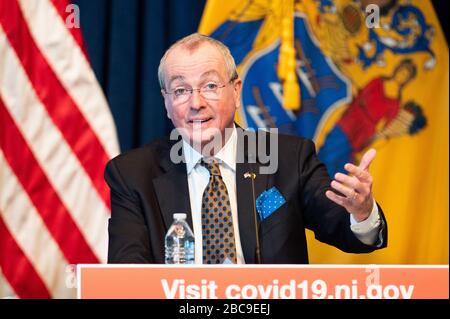 Trenton, USA, 03. April 2020. 3. April 2020 - Trenton, NJ, Vereinigte Staaten: Gouverneur von New Jersey Phil Murphy (D) spricht bei einer Pressekonferenz von Coronavirus. (Foto von Michael Brochstein/Sipa USA) Credit: SIPA USA/Alamy Live News Stockfoto