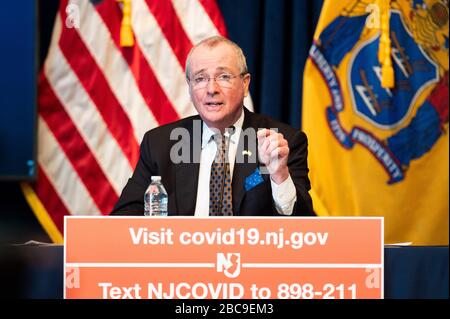 Trenton, USA, 03. April 2020. 3. April 2020 - Trenton, NJ, Vereinigte Staaten: Gouverneur von New Jersey Phil Murphy (D) spricht bei einer Pressekonferenz von Coronavirus. (Foto von Michael Brochstein/Sipa USA) Credit: SIPA USA/Alamy Live News Stockfoto